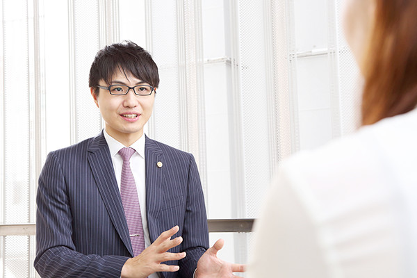 弁護士に頼むととてもお金がかかるというイメージがありますが実際のところはどうでしょうか？